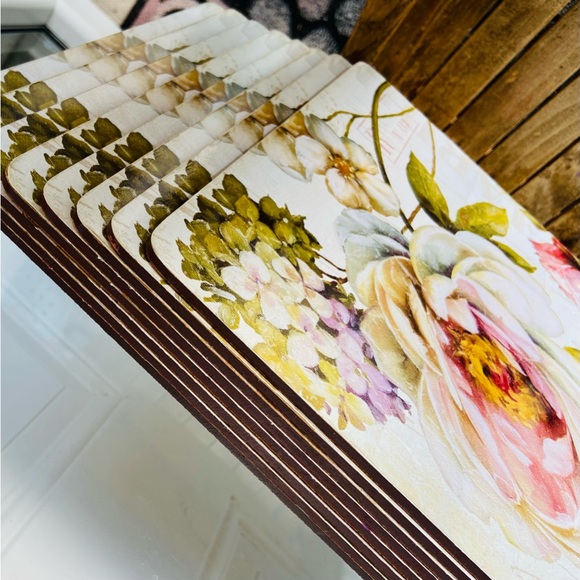 8 GUC Paris Flowers and a Butterfly Place Mats Slightly Used but Still Clean🦋🌸 - Picture 2 of 16